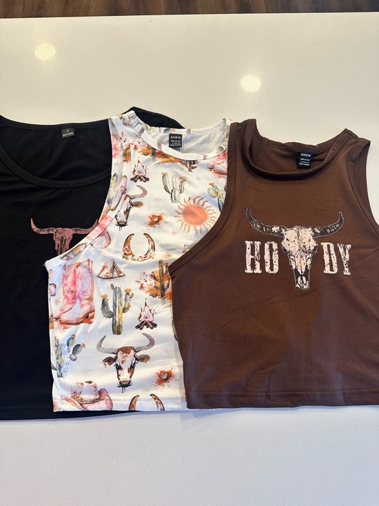 SHEIN Tops - SHEIN Black, White & Brown Western Graphic Crop Tank Tops